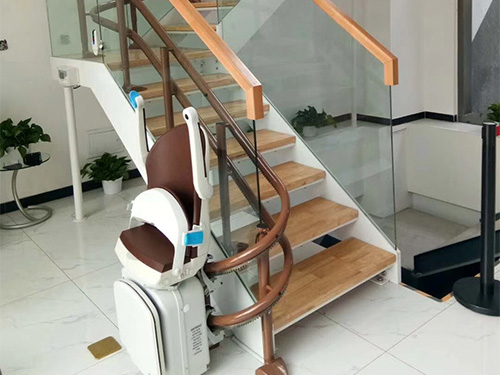 斜掛式電動升降椅